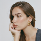 Golden Petite Knot Ohrringe