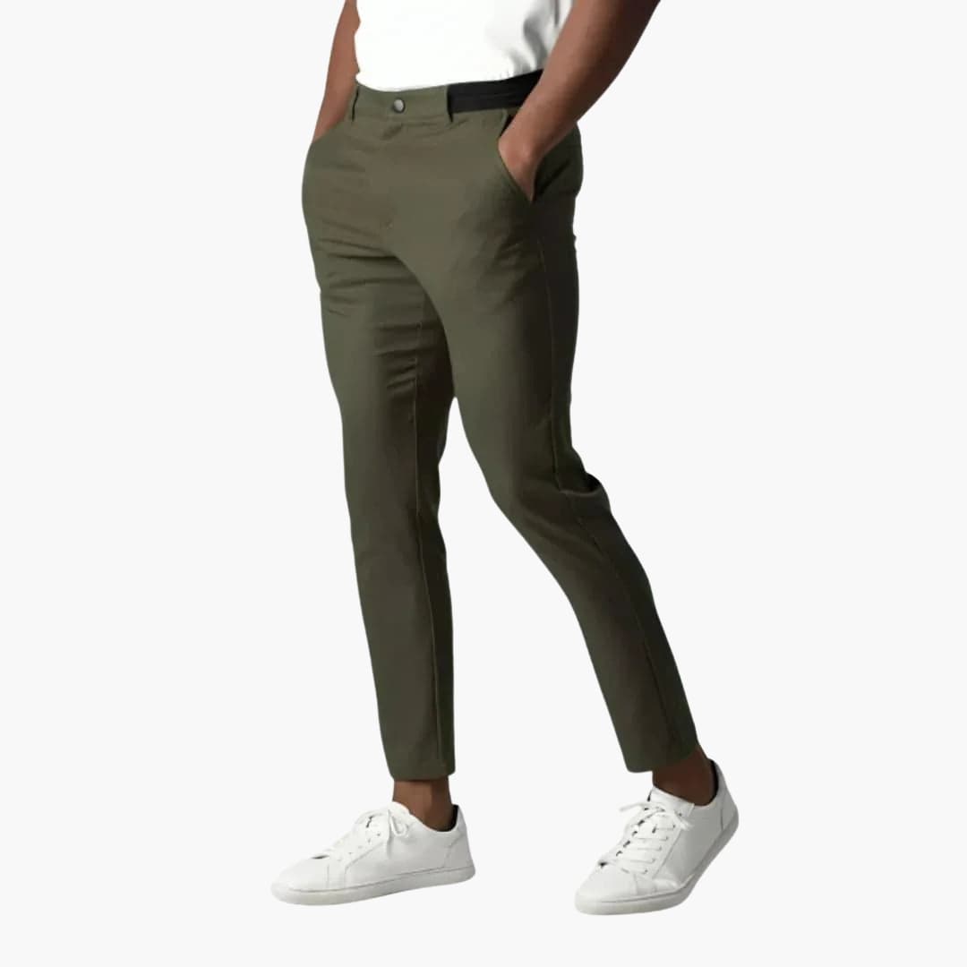 Men's chino Hose with button closure